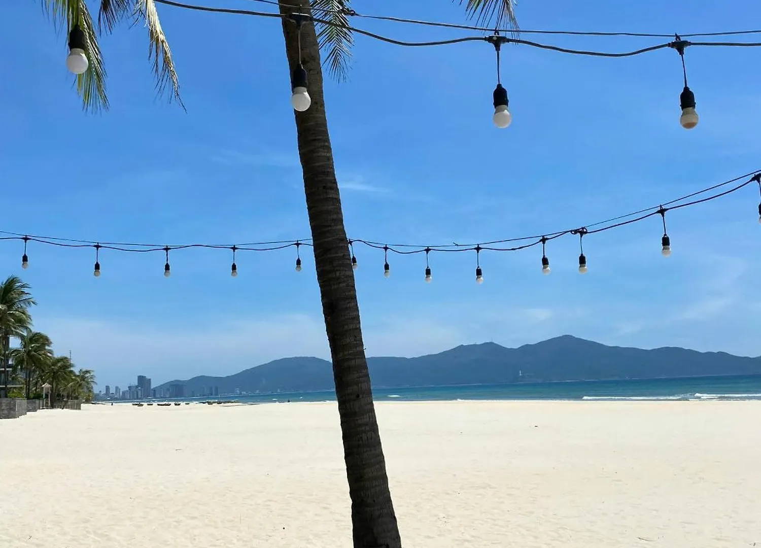 Seaside Serenity Residence - 2 Bedroom Apartment With Beach Access Da Nang
