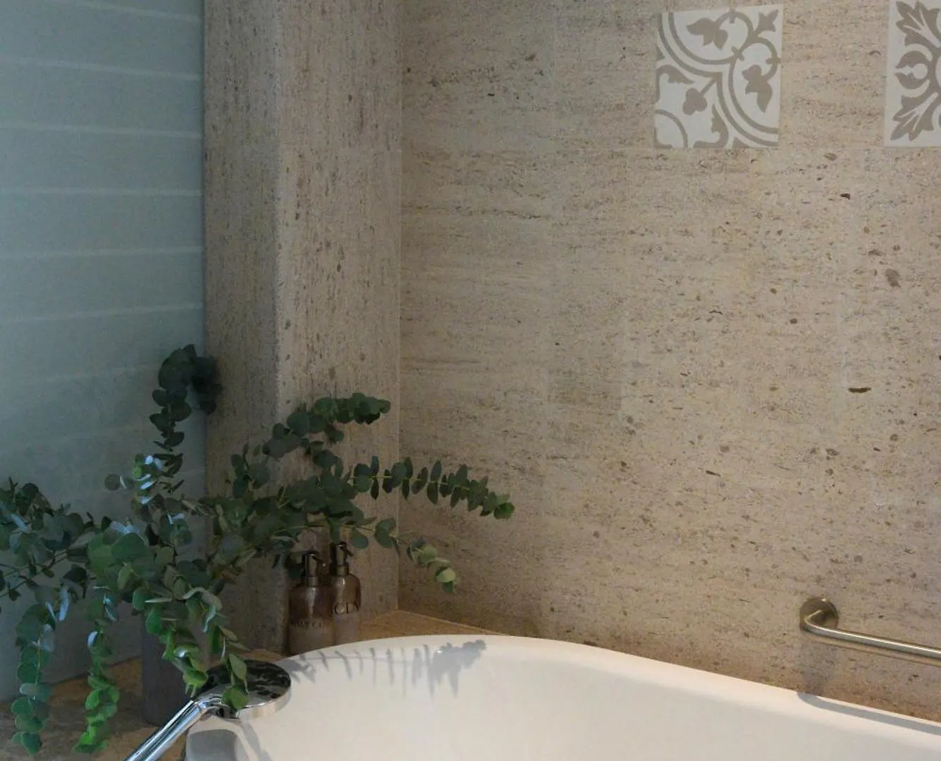 Seaside Serenity Residence - 2 Bedroom Apartment With Beach Access Da Nang Vietnam