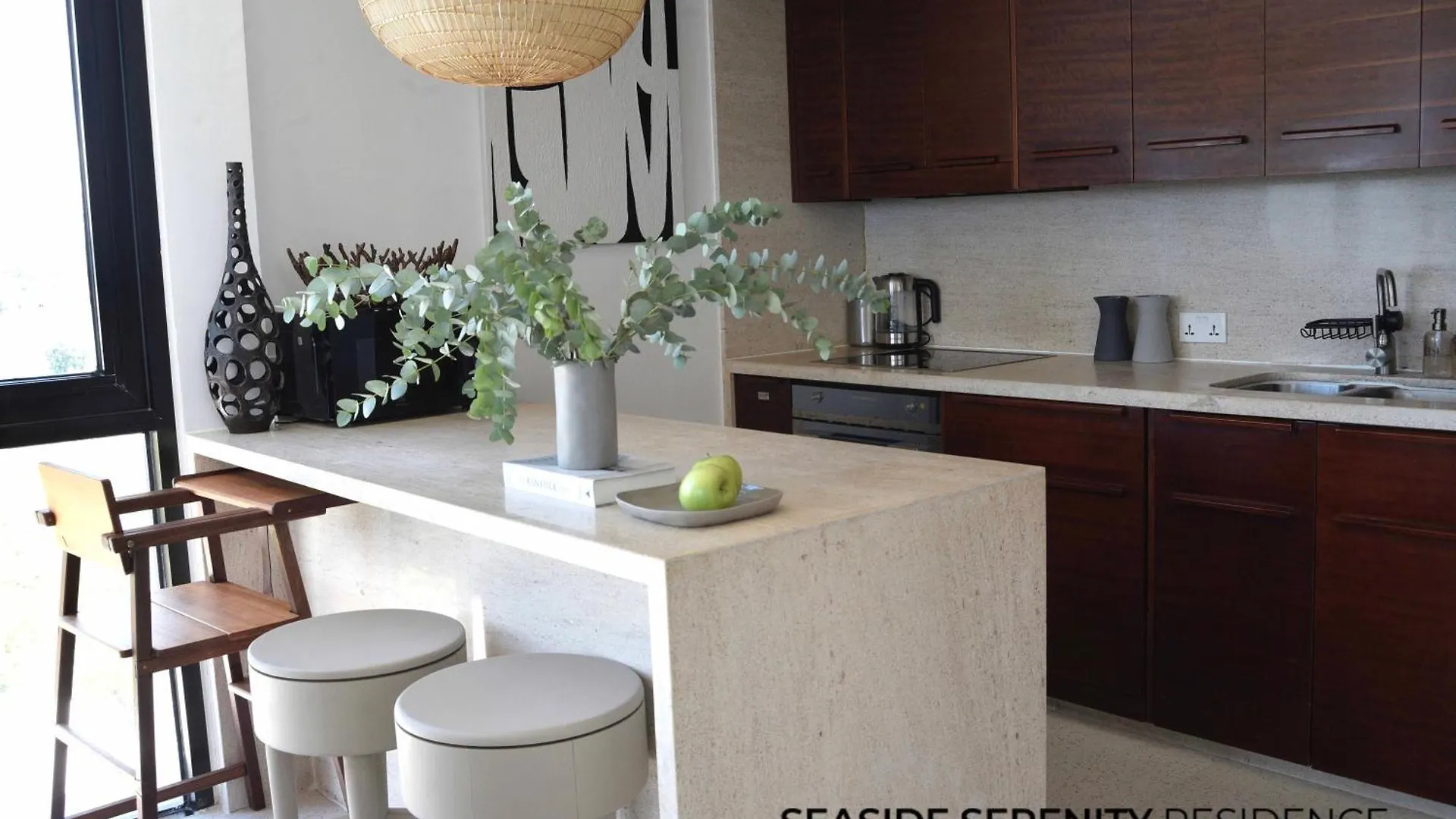 Seaside Serenity Residence - 2 Bedroom Apartment With Beach Access Da Nang